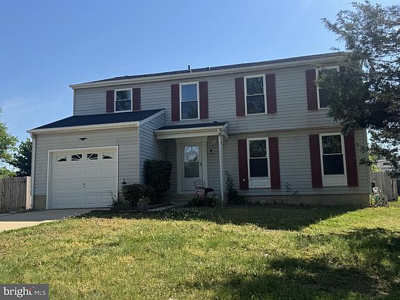 3rd image of 13 Crown Cir