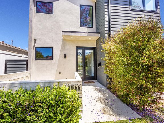 3rd image of 2546 Wellesley Ave
