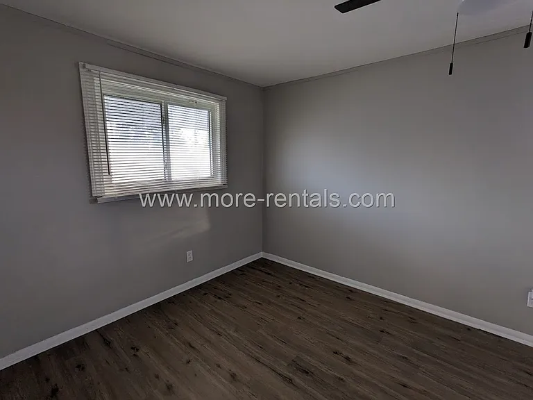 1584 Southfield Dr S — Photo 9