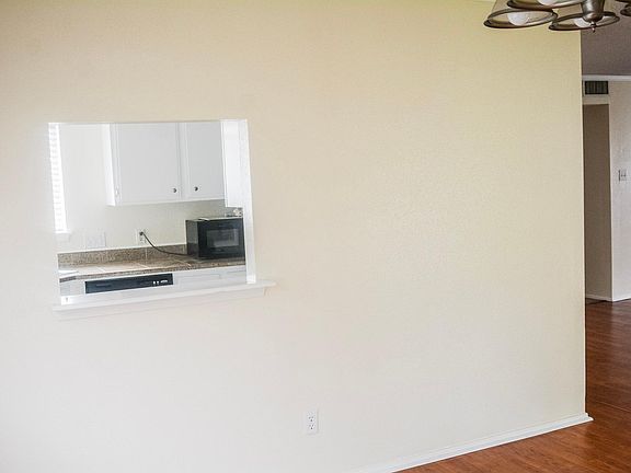 4th image of 3723 Monmouth Ln