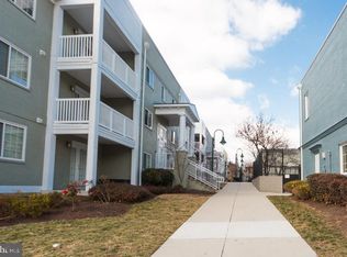 4161 S Four Mile Run Dr UNIT 302, Arlington, VA 22204