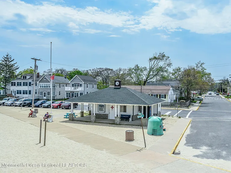 408 Newport Ave — Photo 36