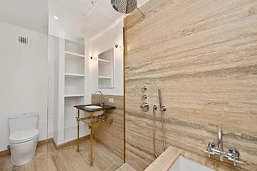 Sold by New York Casas Ltd.