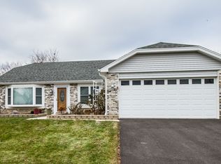 1074 Pheasant Trl, Carol Stream, IL 60188