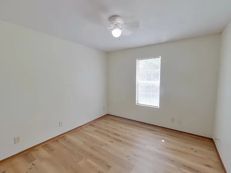611 S Mount Carmel St — Photo 10