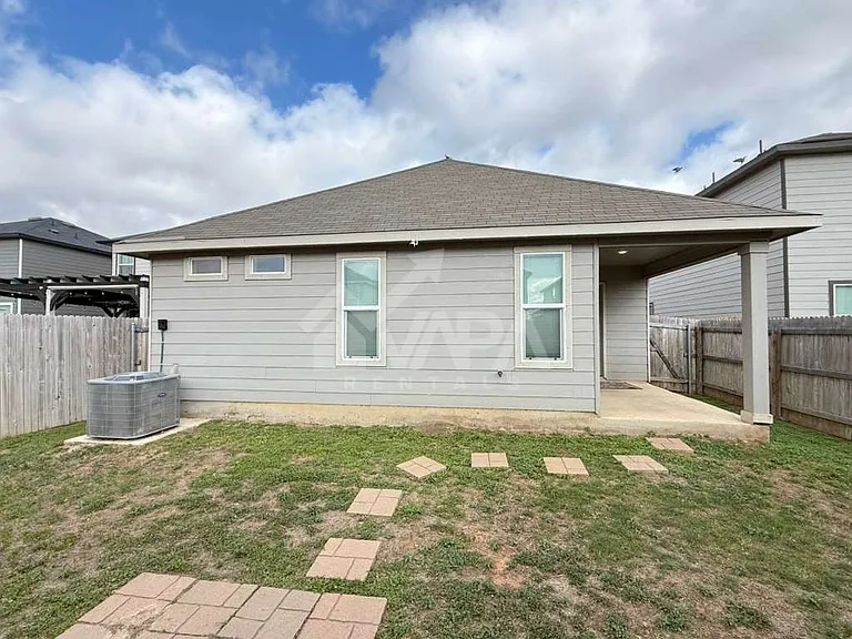 323 Deer Crest Dr — Photo 16