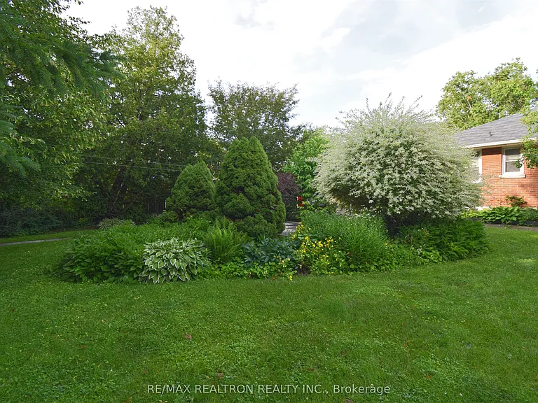 250 Meadow Rd — Photo 34