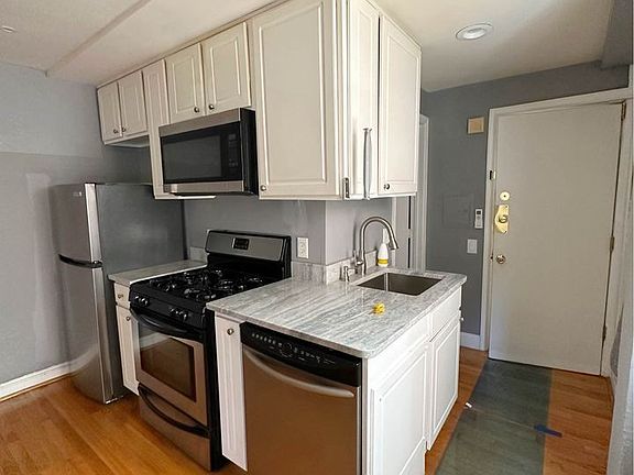 3rd image of 1324 Pine St #11157082