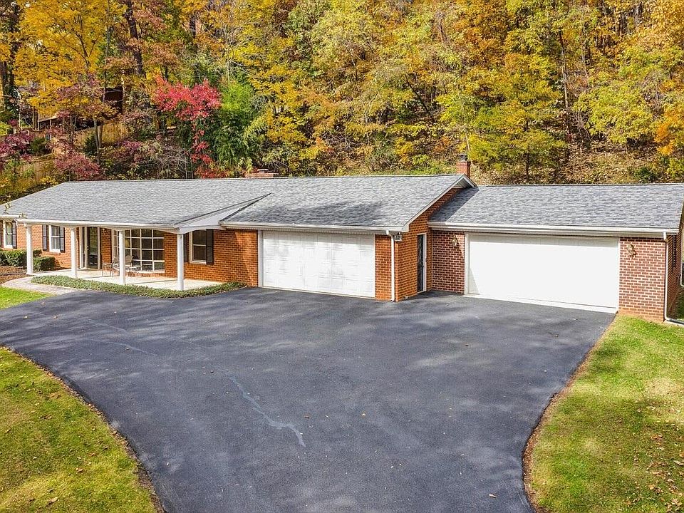 851 Skyview Rd, Salem, VA 24153 Zillow