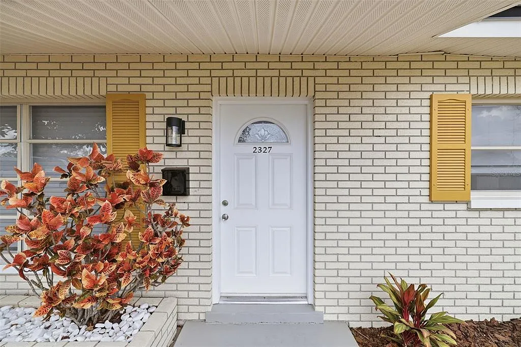 3 bed, 2.0 bath, 1724 sqft, $2,800 — Photo 3