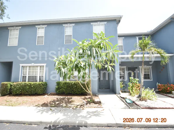 13121 Kings Crossing Dr, Gibsonton, FL 33534