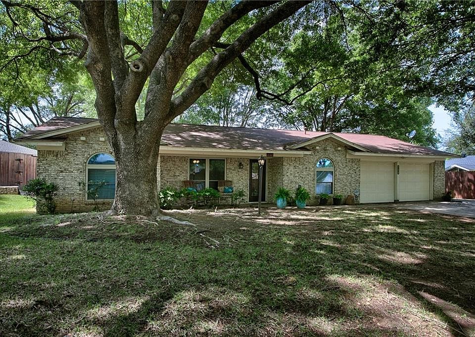 1st image of 812 Vail Dr