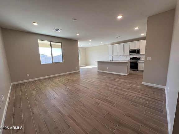 3rd image of 17553 W LUPINE Avenue