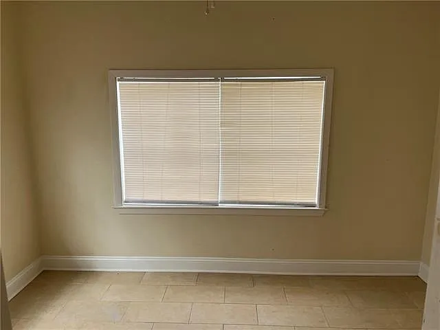 700 Florida Blvd — Photo 9