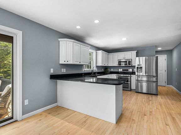 5th image of 110 Tuck Drive