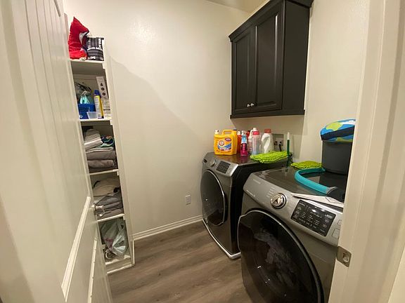 4th image of 3101 E Yosemite Dr