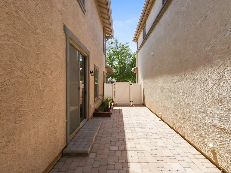 3829 E Kent Ave — Photo 16