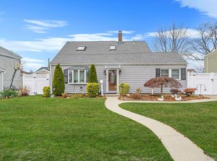 38 Farm Lane, Levittown, NY 11756