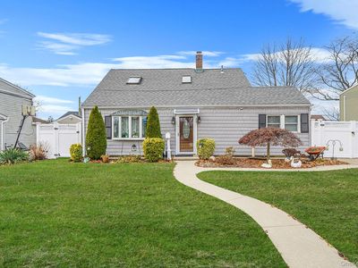 38 Farm Lane, Levittown, NY, 11756