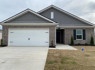 5347 Willow Oak Dr, Horn Lake, MS 38637