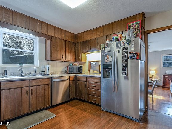5th image of 7716 Westland Dr