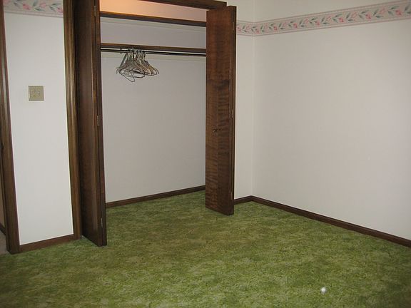 5th image of 7358 Pinegrove Dr