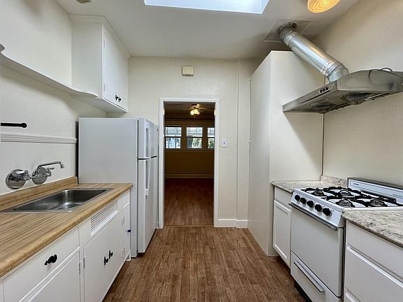 4th image of 2204 S El Camino Real APT 3