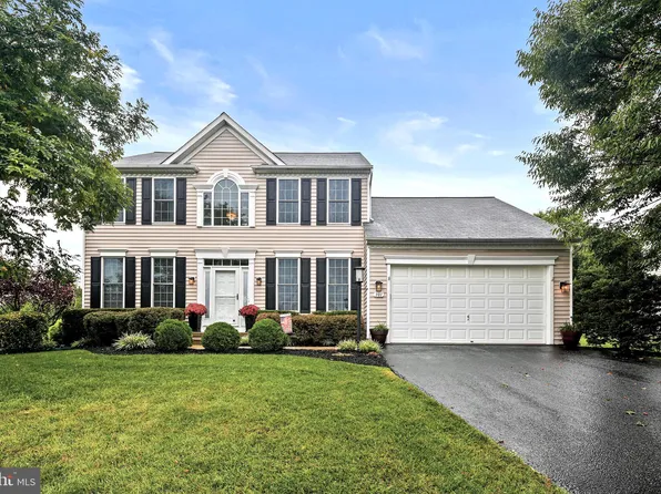301 Longbow Rd, Mount Airy, MD 21771