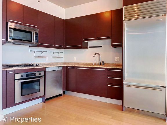4th image of 425 1st St Unit 4604