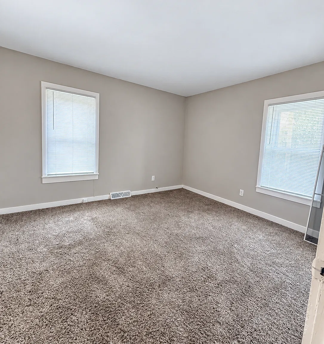 5 bed, $1,795 — Photo 4