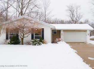224 Roundtop Rd, Lansing, MI 48917