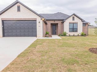483 Mary Cir, Bullard, TX 75757