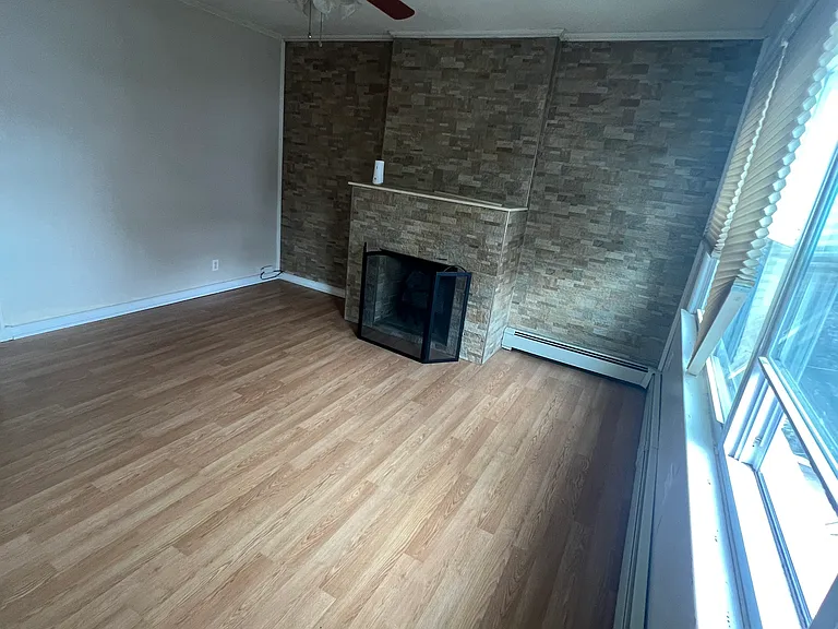 43 E 17th St #2 — Photo 9