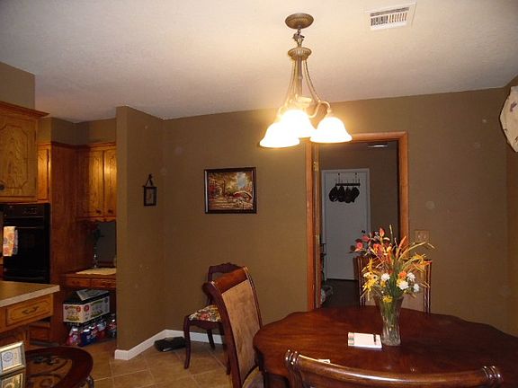 4th image of 707 S Moody Dr