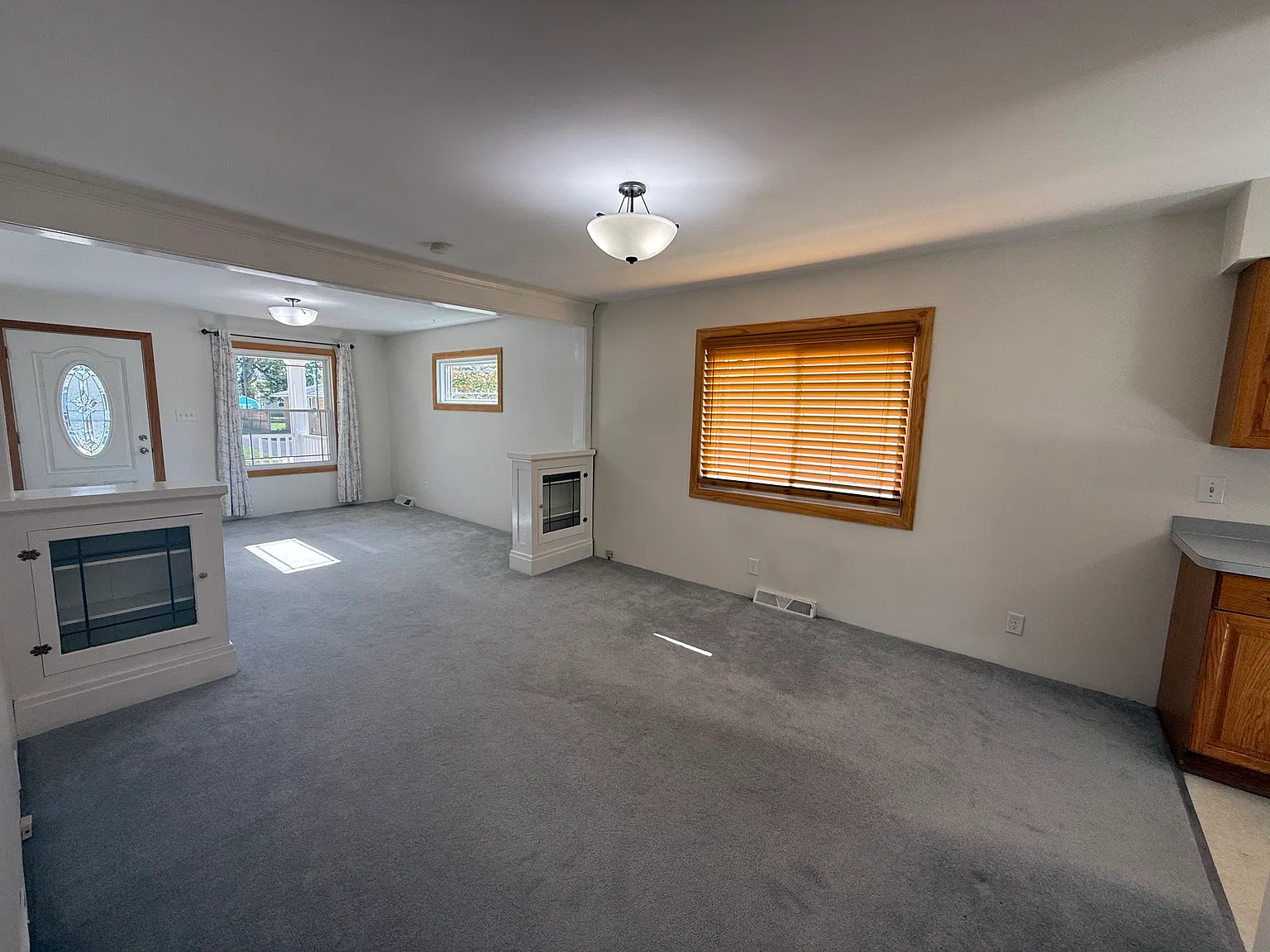 3 bed, 1000 sqft, $1,500 — Photo 3