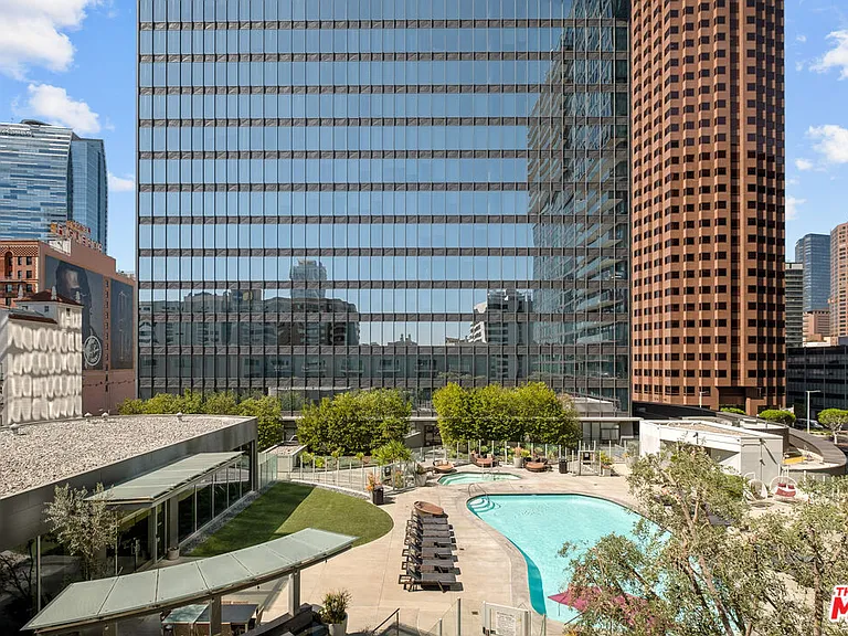 901 S Flower St #703 — Photo 16