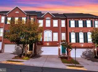 8443 Chaucer House Ct, Lorton, VA 22079