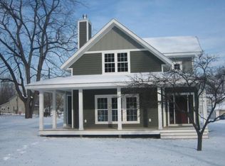 8 Wall St, Douglas, MI 49406