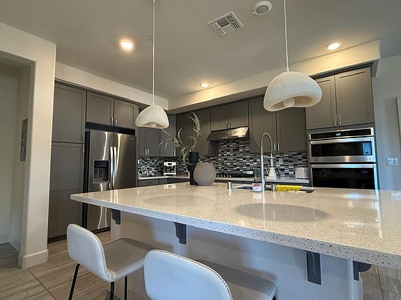 3rd image of 7070 Stags Leap Ln