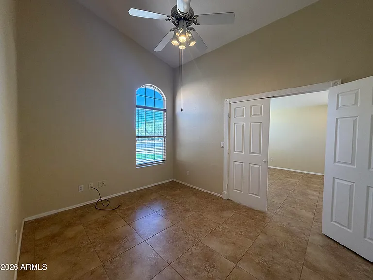 1289 W Maria Ln — Photo 21