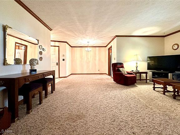 5th image of 1320 Fox Run Dr