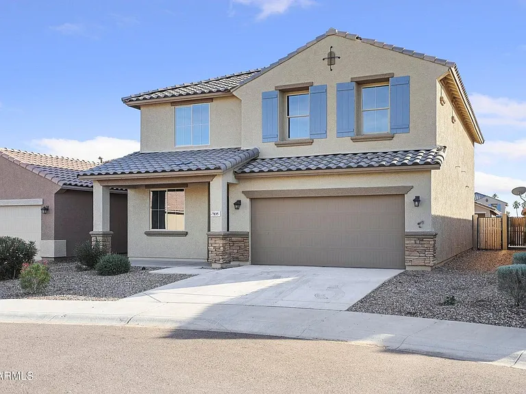 7135 W Rancho Dr — Photo 2