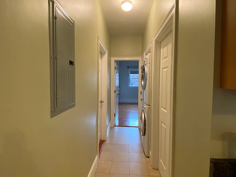 1098 Bennington St #2 — Photo 16