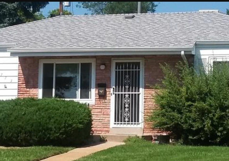 1st image of 2773 S King St
