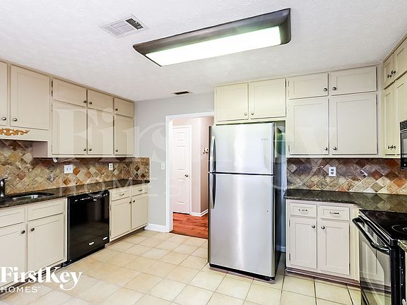 5th image of 2988 Winding Way SW