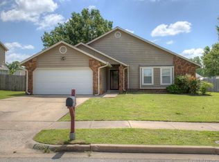 4009 S Sycamore Ave, Broken Arrow, OK 74011