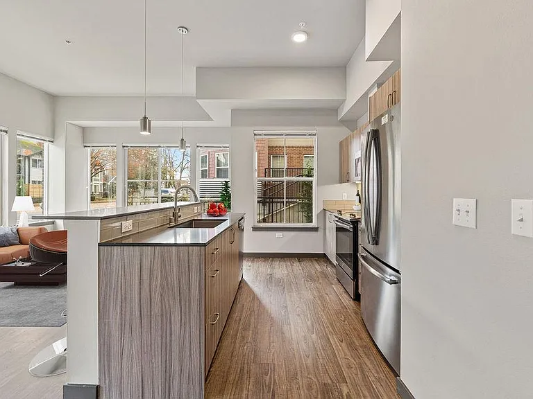 Edge Apartments — Photo 24