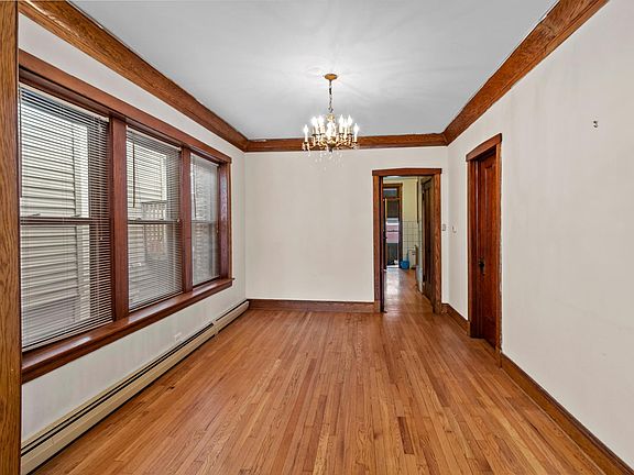 4th image of 3616 N Ashland Ave APT 2