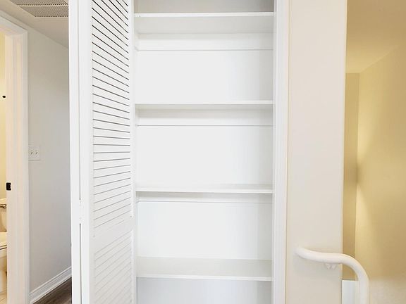 4th image of 400 Palm Dr #2ND202