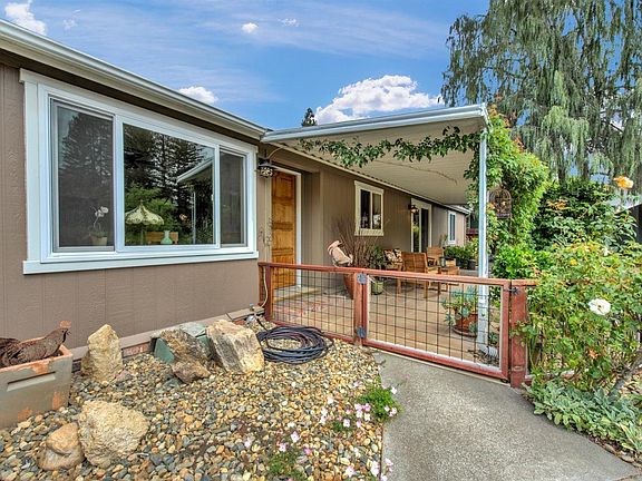 3rd image of 34 Redondo Court